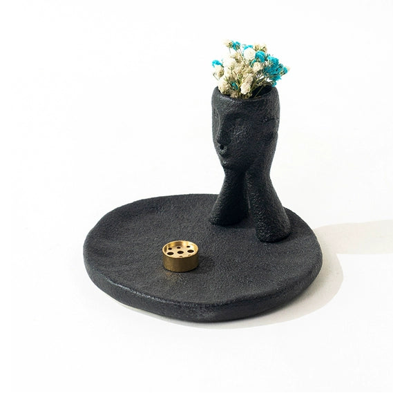 Ceramic Yoga Incense Holder – Minimalist Meditation & Aromatherapy Decor