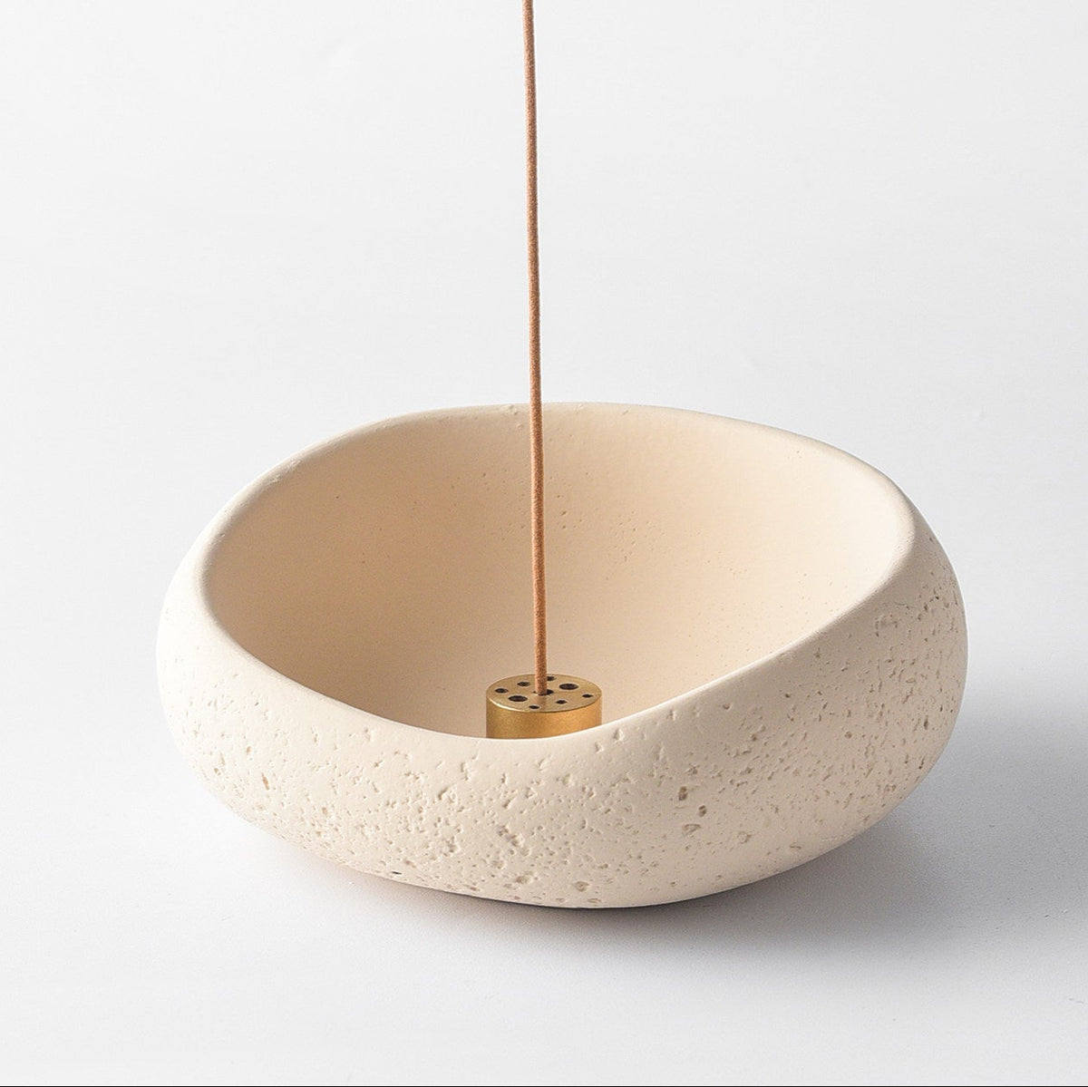 Portaincienso artesanal de concreto irregular | Cenicero wabi-sabi