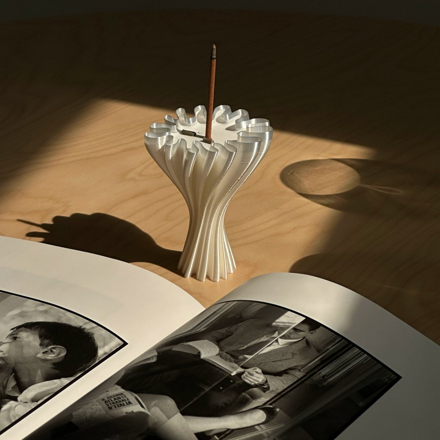 3D Sculpted Incense Holder – Modern Minimalist Stone-Resin Burner