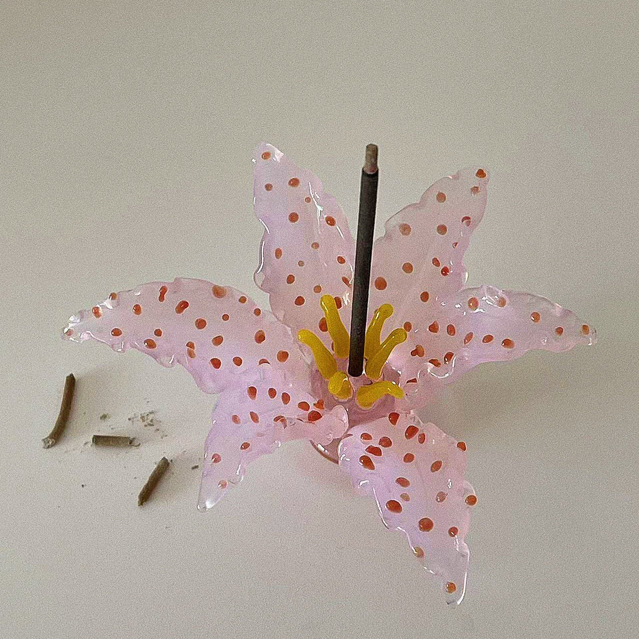 Glass Lily Incense Holder – Sculptural Modern Home Decor
