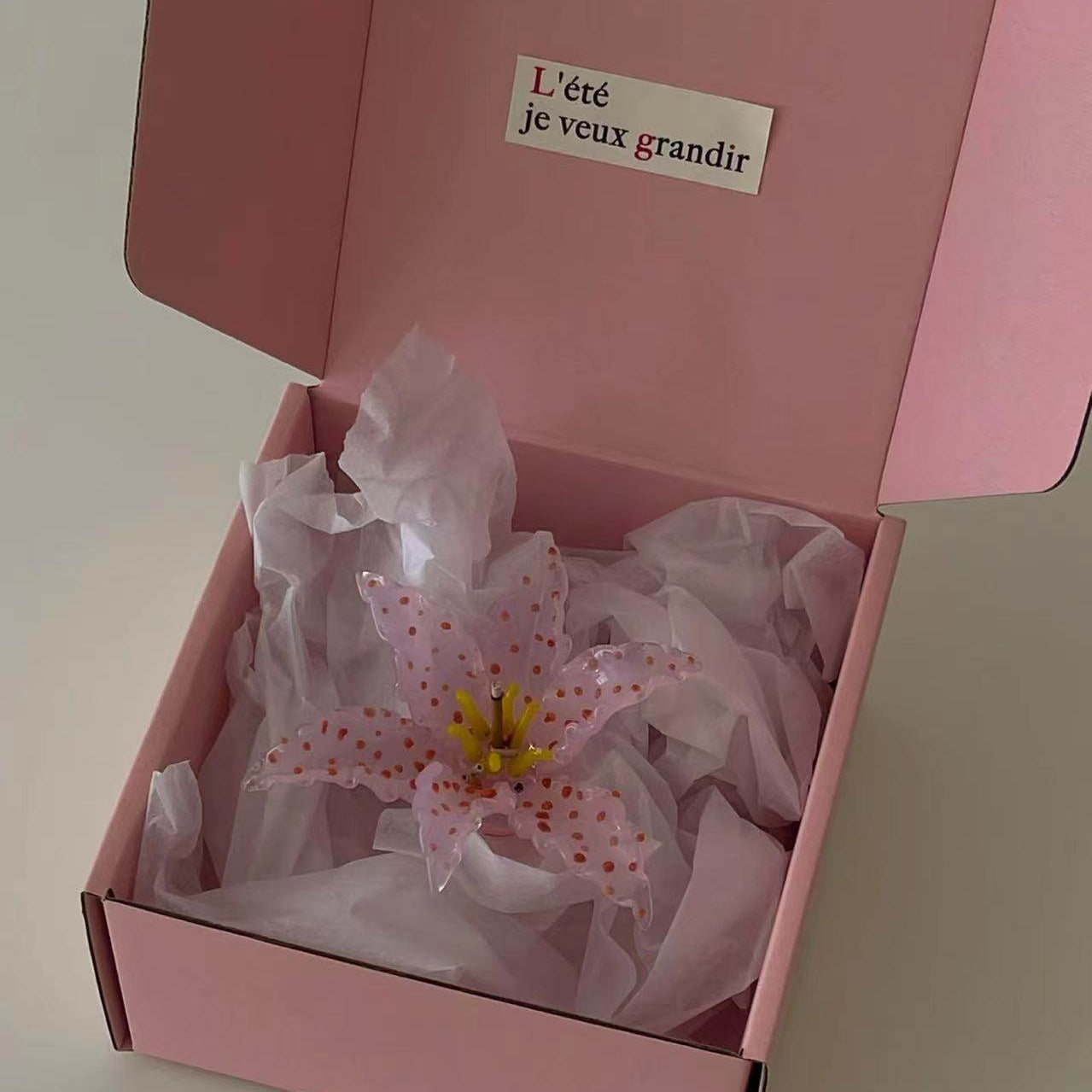 Glass Lily Incense Holder – Sculptural Modern Home Decor