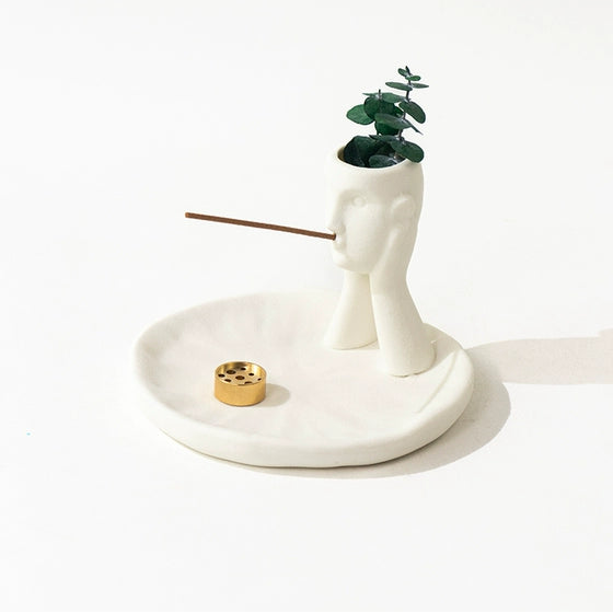 Ceramic Yoga Incense Holder – Minimalist Meditation & Aromatherapy Decor
