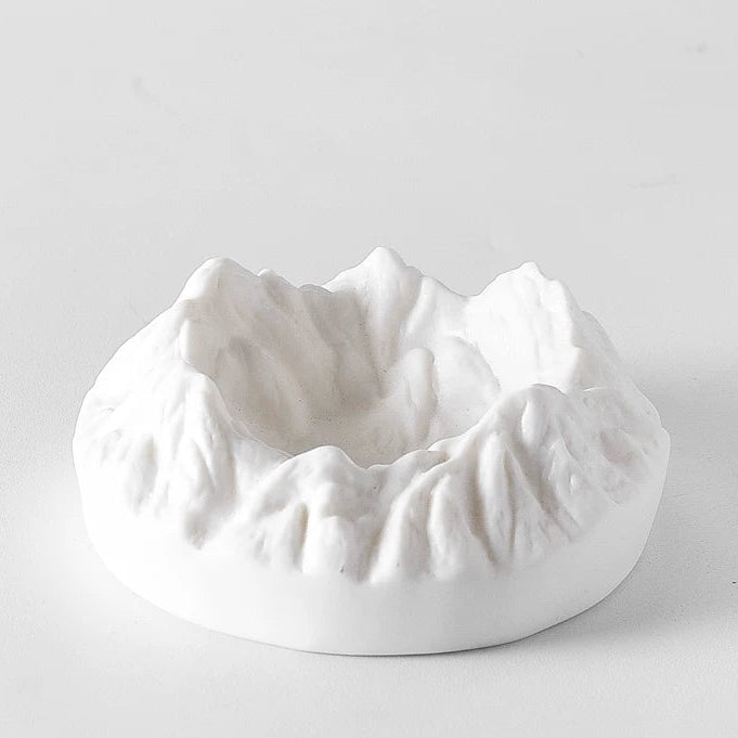 Porte-encens Montagne Zen | Ramasse-cendres en porcelaine blanche couleur jade