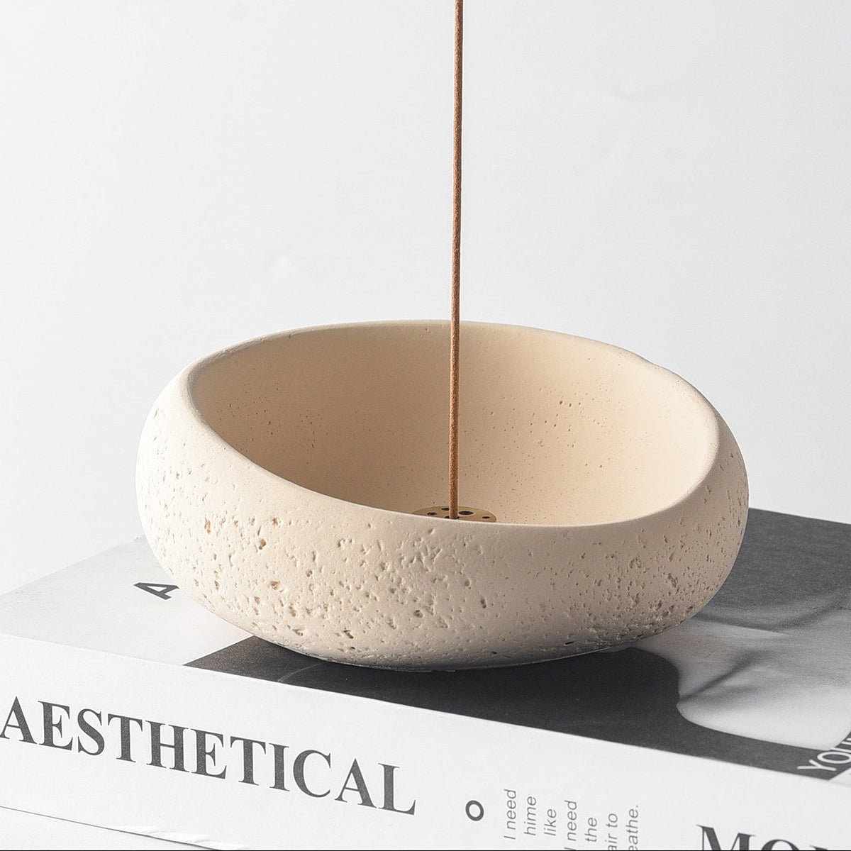 Portaincienso artesanal de concreto irregular | Cenicero wabi-sabi