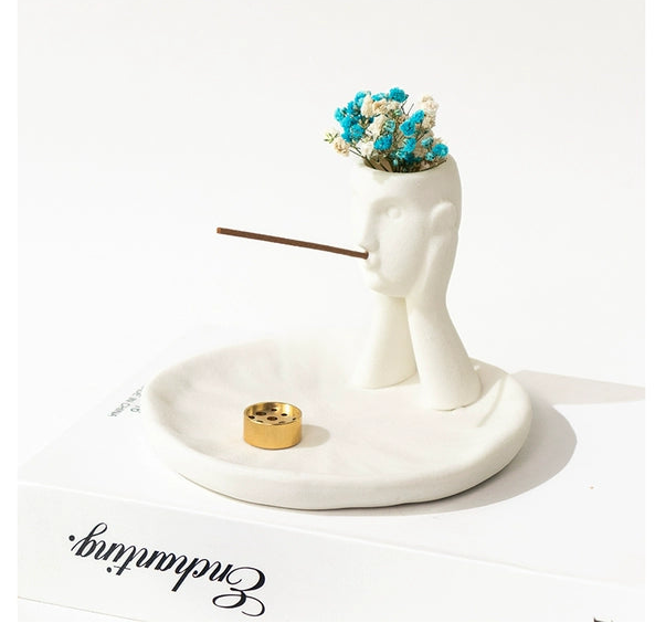 Ceramic Yoga Incense Holder – Minimalist Meditation & Aromatherapy Decor