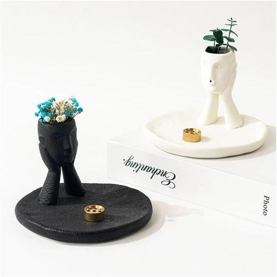 Ceramic Yoga Incense Holder – Minimalist Meditation & Aromatherapy Decor