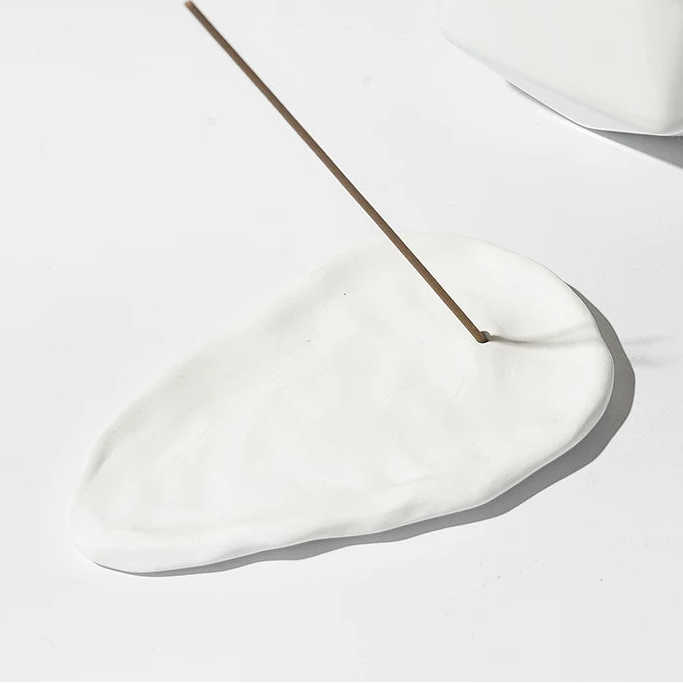 Leaf-Shaped Ceramic Incense Holder | Zen Portable Ash Catcher