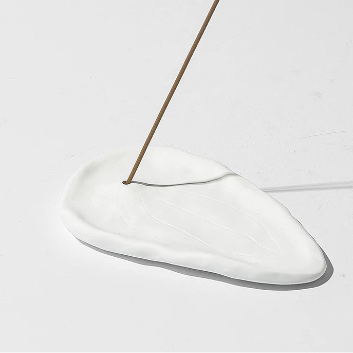 Leaf-Shaped Ceramic Incense Holder | Zen Portable Ash Catcher