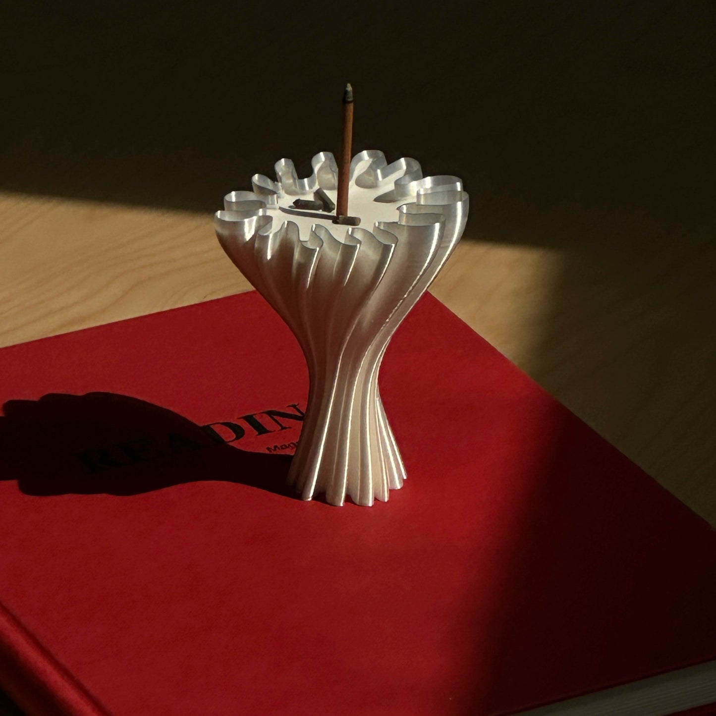 3D Sculpted Incense Holder – Modern Minimalist Stone-Resin Burner