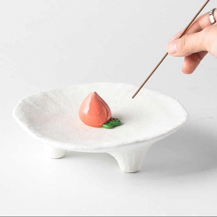 手作りの桃の陶器製香立てセット