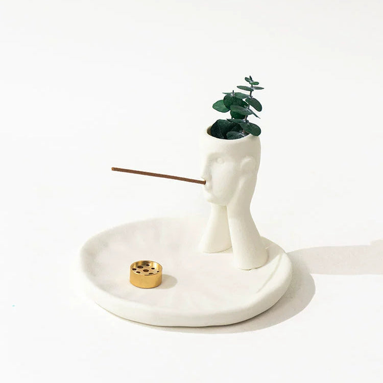 Ceramic Yoga Incense Holder – Minimalist Meditation & Aromatherapy Decor