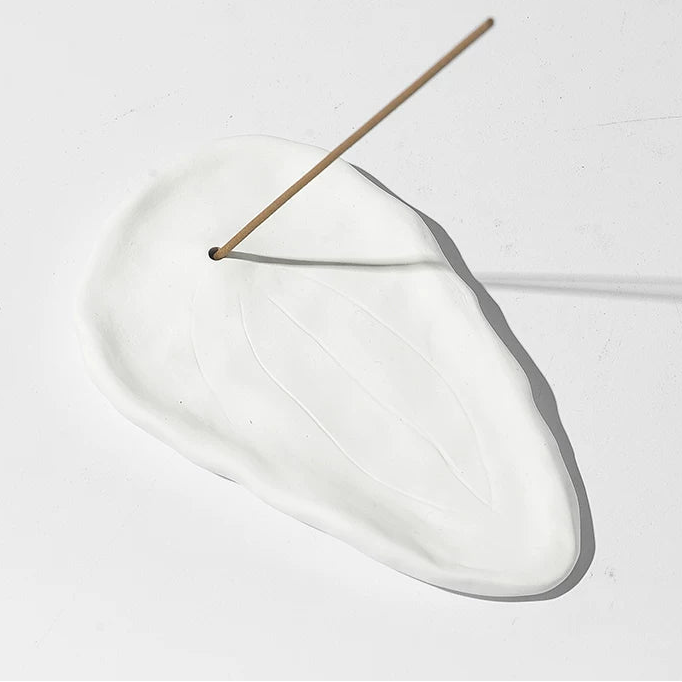 Leaf-Shaped Ceramic Incense Holder | Zen Portable Ash Catcher