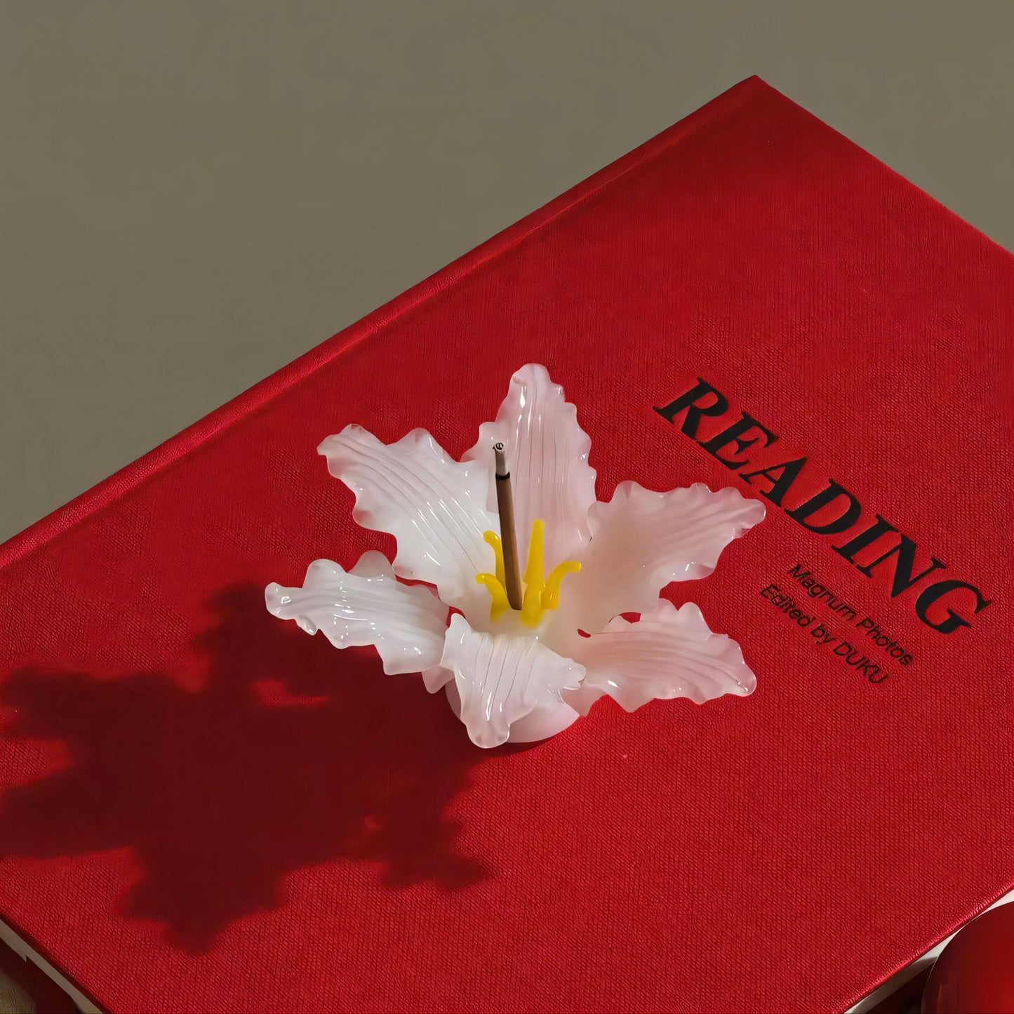 Glass Lily Incense Holder – Sculptural Modern Home Decor